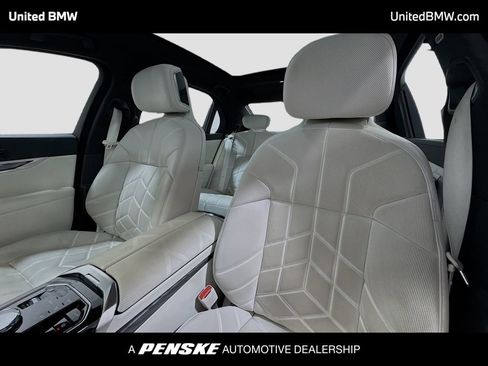 Used 2024 BMW 760i xDrive AWD/4WD image 5