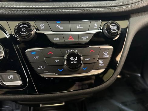 New 2026 Chrysler Pacifica Select image 28