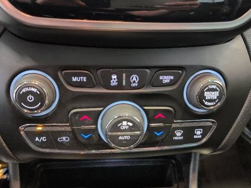Used 2020 Jeep Cherokee Limited AWD/4WD image 25