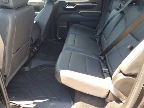 Used 2025 GMC Sierra 1500 SLT AWD/4WD image 13