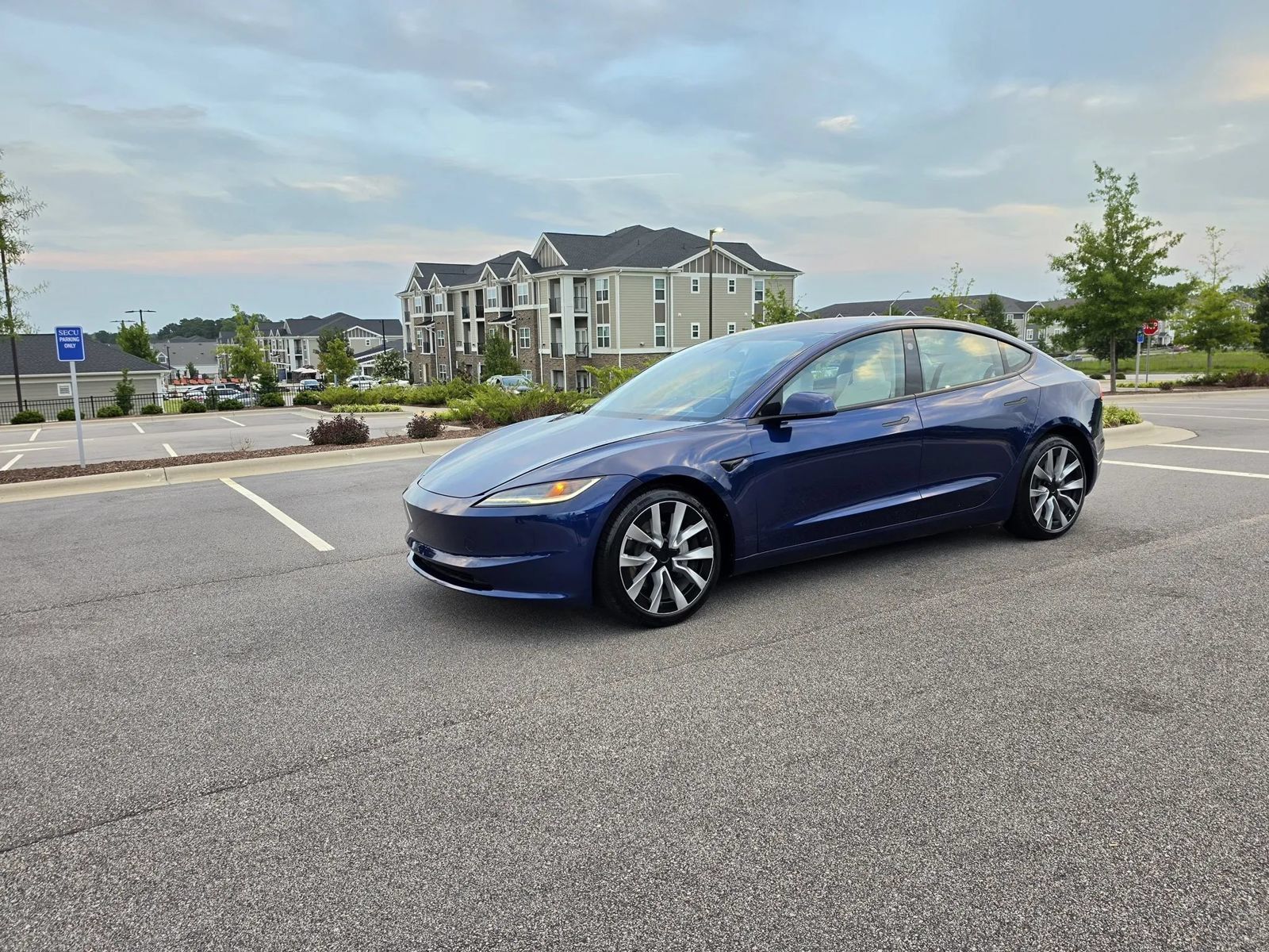 Used 2025 Tesla Model 3 RWD image 7