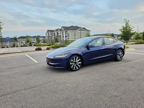 Used 2025 Tesla Model 3 RWD image 7