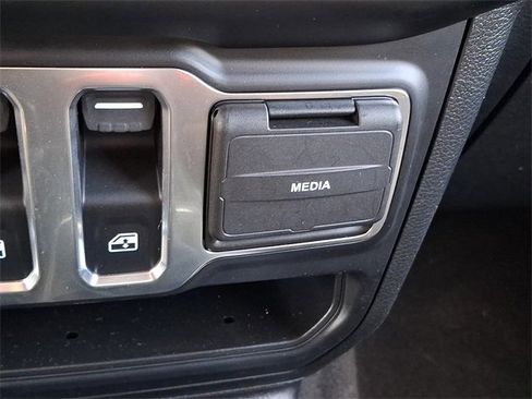 Used 2022 Jeep Wrangler Sport S image 27