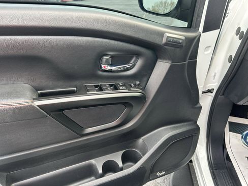 Used 2023 Nissan Titan PRO-4X w/ Pro-4x Convenience Package image 17