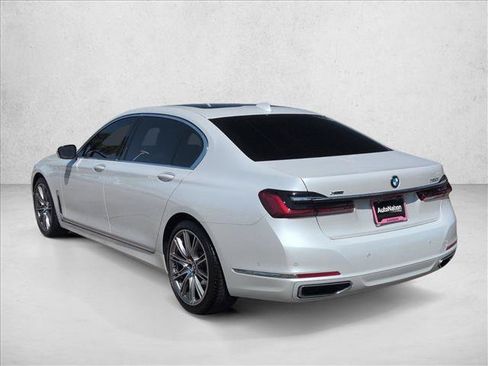Used 2022 BMW 750i xDrive w/ Executive Package AWD/4WD image 8