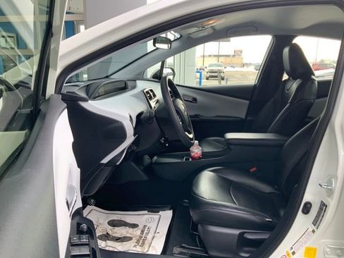 Used 2019 Toyota Prius LE image 15