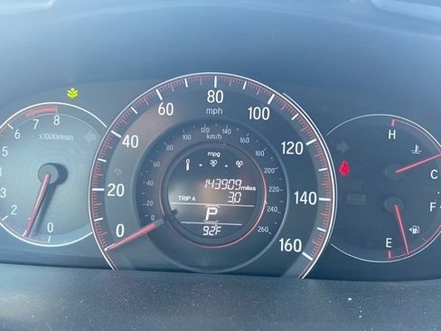 Used 2017 Honda Accord Sport image 19