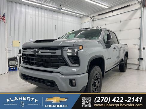 Used 2024 Chevrolet Silverado 2500 LTZ w/ LTZ Plus Package image 6