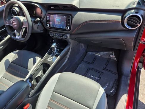 Certified 2023 Nissan Kicks SR w/ SR Premium Package FWD image 19