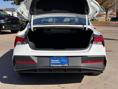 Certified 2025 Hyundai Elantra Sport image 27