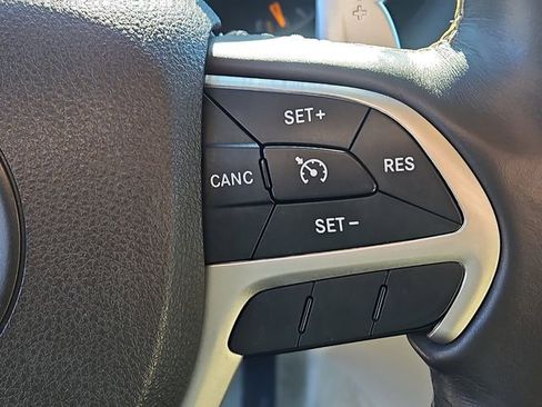 Used 2016 Jeep Grand Cherokee Overland image 30