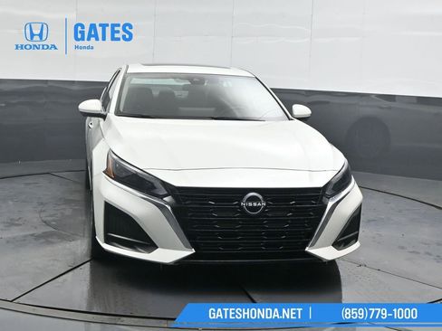 Used 2023 Nissan Altima 2.5 SL image 5