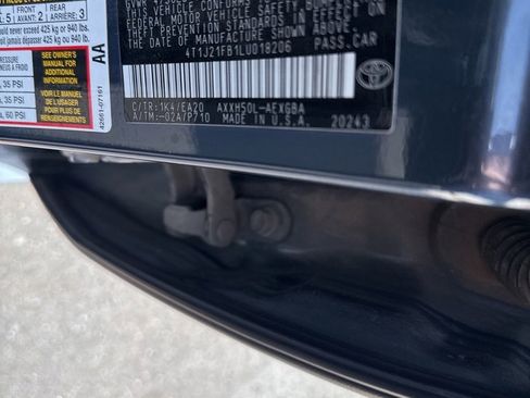 Used 2020 Toyota Avalon XLE image 3