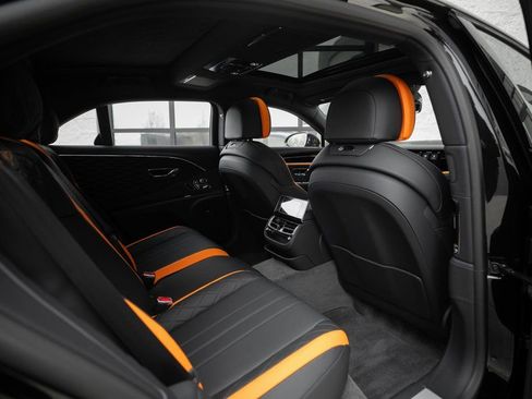 Used 2024 Bentley Flying Spur W12 image 43