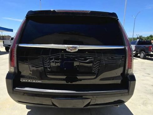 Used 2016 Cadillac Escalade Platinum image 5