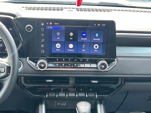 Used 2024 Chevrolet Colorado LT w/ LT Convenience Package II image 21