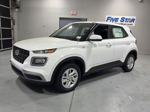 New 2026 Hyundai Venue SE image 3