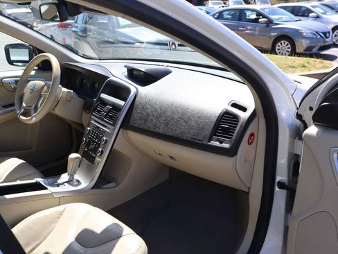 Used 2011 Volvo XC60 3.2 image 15