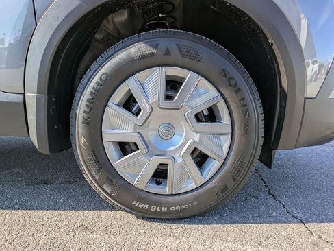 New 2026 Nissan Kicks S image 11