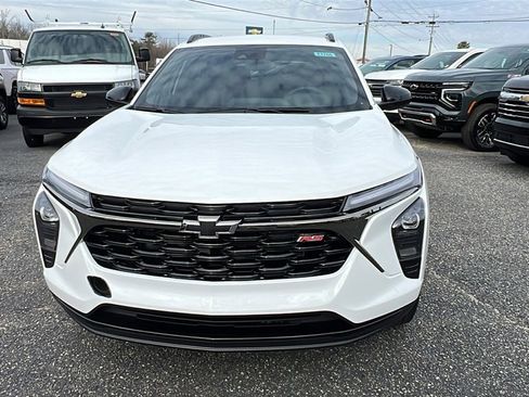 New 2026 Chevrolet Trax RS w/ Driver Confidence Package image 2