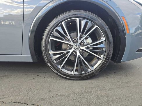 Used 2025 Toyota Prius XLE image 9