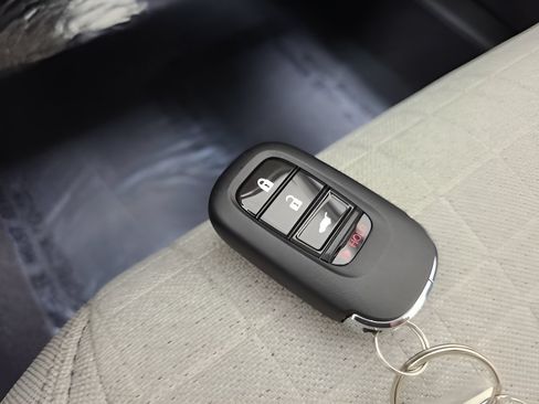 Used 2024 Honda HR-V LX image 32