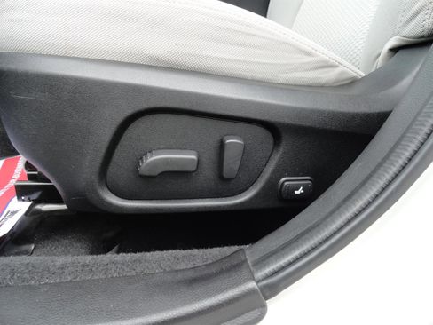 Used 2017 Subaru Forester 2.5i Premium w/ All-Weather Package AWD/4WD image 11