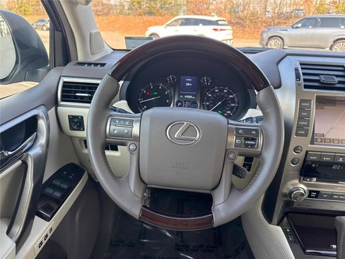 Used 2018 Lexus GX 460 Premium image 15