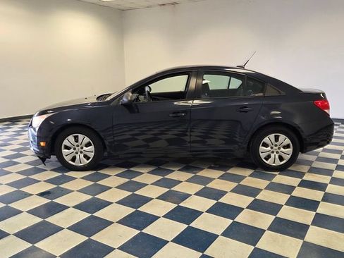 Used 2014 Chevrolet Cruze LS FWD image 4