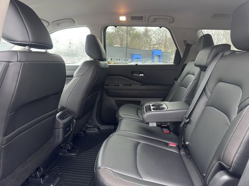 Used 2025 Nissan Pathfinder SL w/ Cargo Package image 19