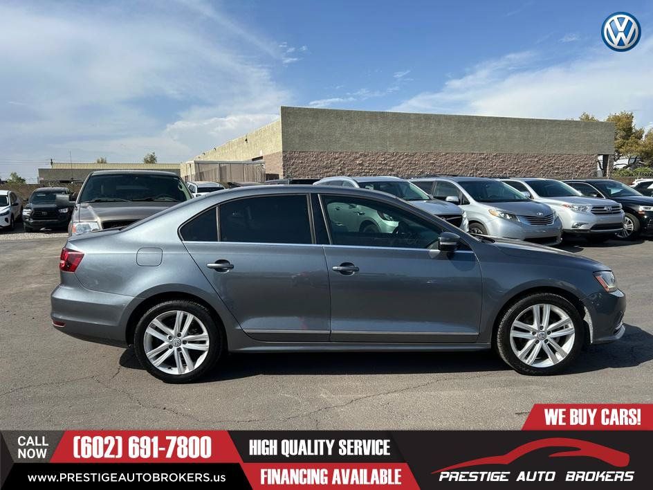 Used 2017 Volkswagen Jetta SEL FWD image 5