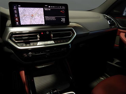 Used 2024 BMW X4 xDrive30i image 18