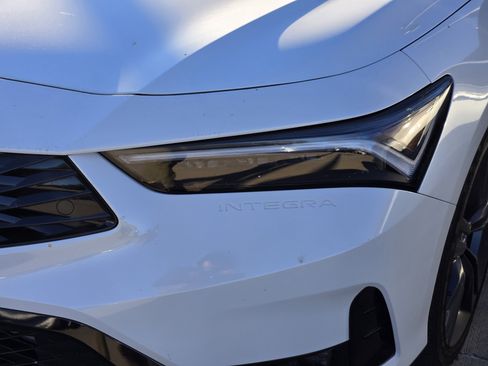 Used 2023 Acura Integra A-Spec image 9