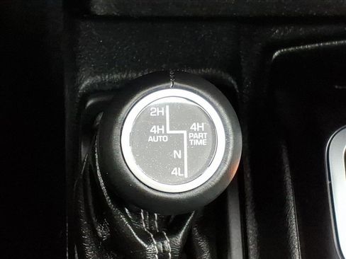 Used 2018 Jeep Wrangler Unlimited Sahara image 19