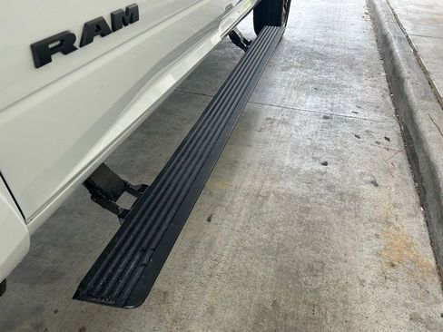 Used 2025 RAM 2500 Limited AWD/4WD image 18