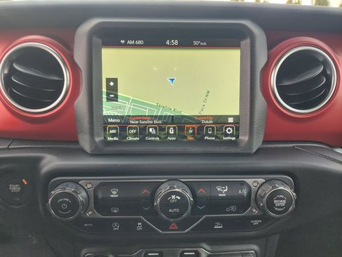 Used 2023 Jeep Gladiator Rubicon w/ LED Lighting Group image 32