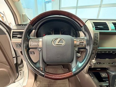 Used 2017 Lexus GX 460 Luxury AWD/4WD image 9