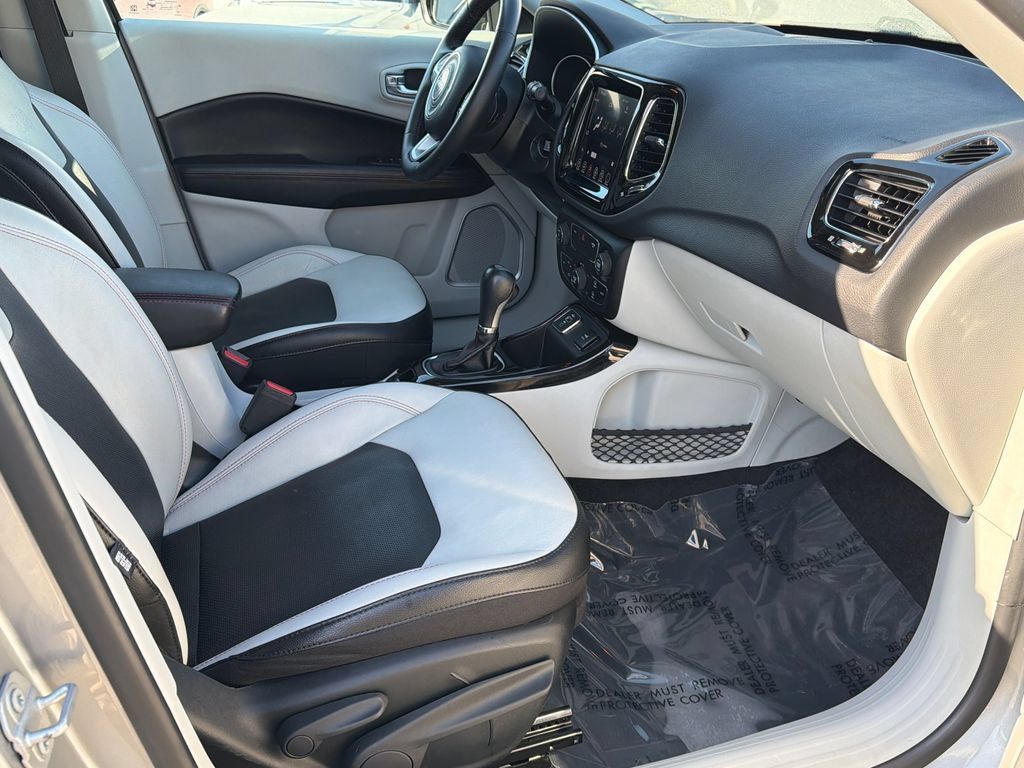 Used 2019 Jeep Compass Limited FWD image 11