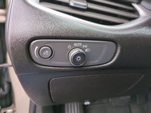 Certified 2022 Chevrolet Malibu LT w/ Leather Package image 17