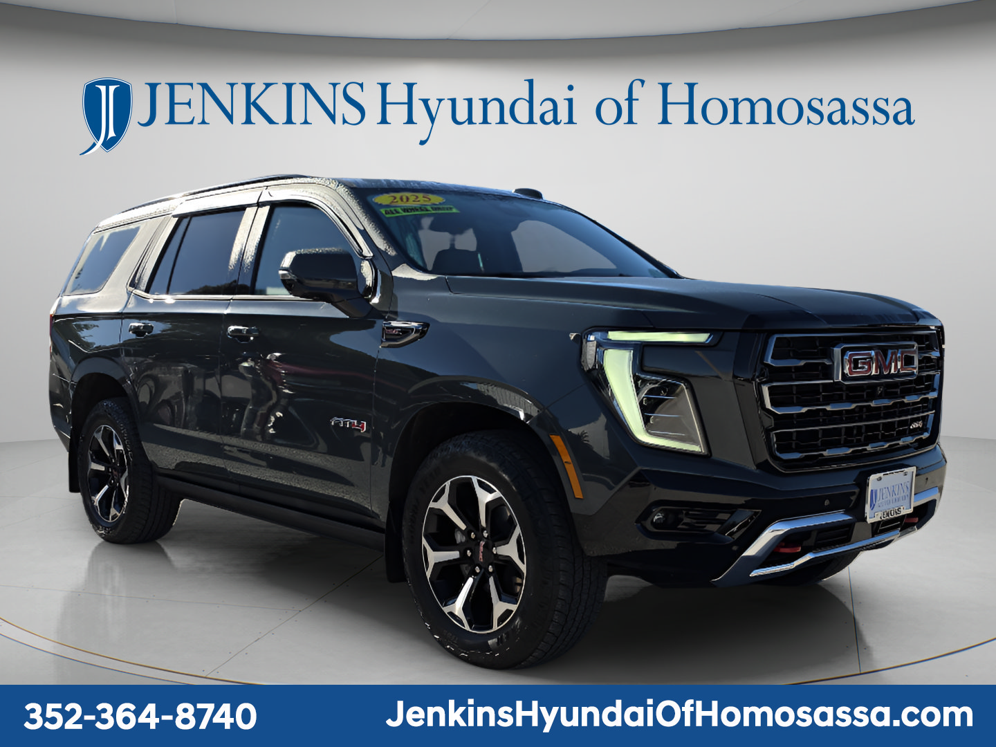 Used 2025 GMC Yukon AT4 w/ AT4 Premium Package AWD/4WD image 1