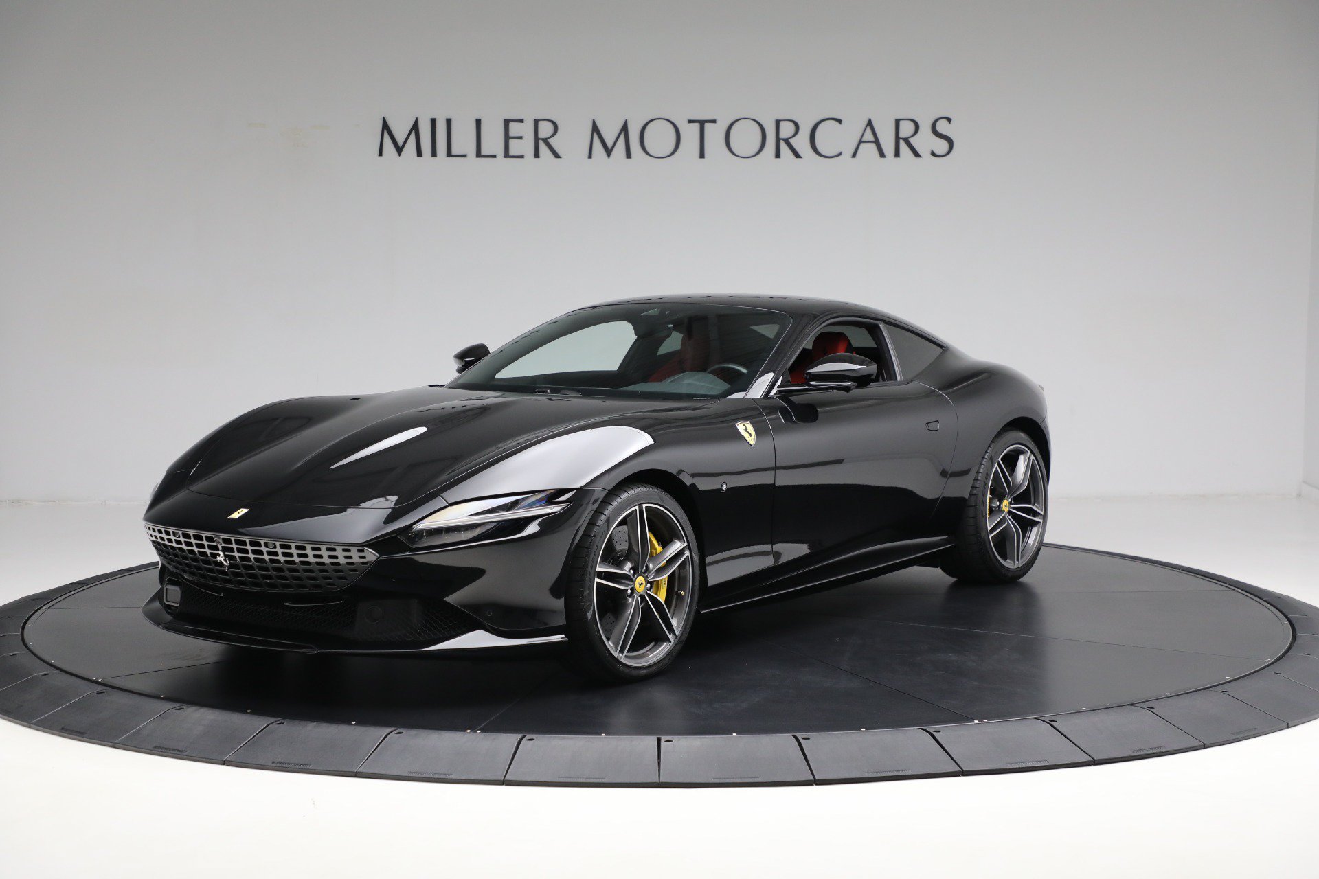 Certified 2022 Ferrari Roma RWD image 1