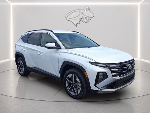 Certified 2025 Hyundai Tucson SEL AWD/4WD image 3