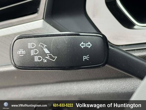 Certified 2023 Volkswagen Jetta SE w/ Panoramic Sunroof Package FWD image 21