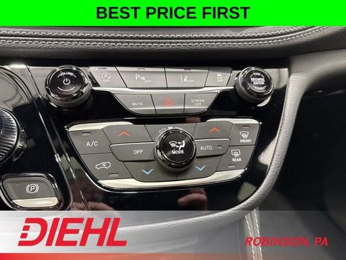 New 2026 Chrysler Pacifica Limited w/ S Appearance Package AWD/4WD image 36