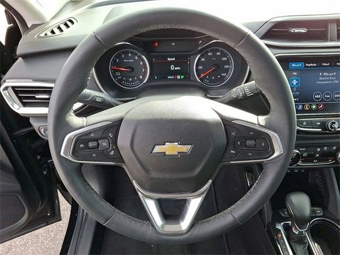 Used 2022 Chevrolet TrailBlazer LT w/ Sun and Liftgate Package image 16