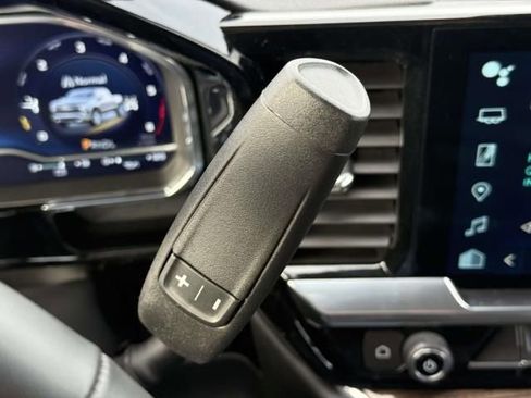 Used 2023 Chevrolet Silverado 1500 LT w/ Z71 Off-Road Package image 23