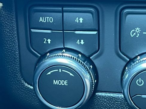 New 2026 GMC Yukon Elevation w/ Elevation Premium Package AWD/4WD image 21