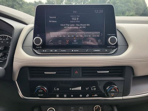 Used 2023 Nissan Rogue SV FWD image 24