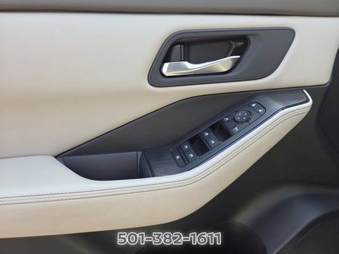Used 2025 Nissan Rogue SV AWD/4WD image 9