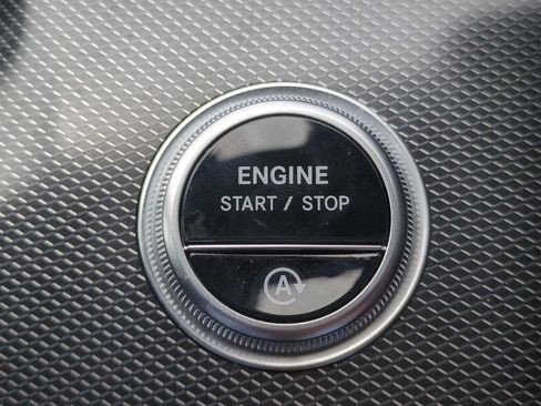 Used 2025 Mercedes-Benz C 300 Sedan image 25